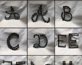 UpCYCLEd Fahrradkette mit benutzerdefinierten Buchstaben
