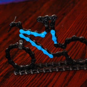 Sculpture de vélo 3D en chaîne de vélo UpCYCLed Modern Mtn Bike