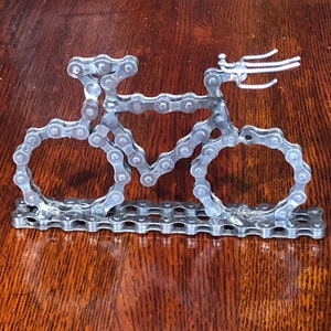 Sculpture de vélo 3D en chaîne de vélo UpCYCLed Triathlon/TimeTrial