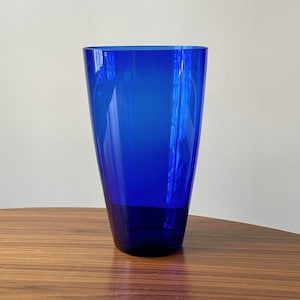 LARGE Vintage Cobalt Blue Vase, Blue Decor, Cobalt Blue Vase, Tall Cobalt Flower Vase, Table Centerpiece, Cobalt Home Decor