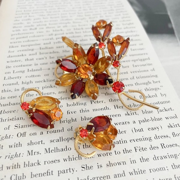 Vintage Demi-Parure, Jewelry Set, Brooch and Clip-on Earrings, Fall Color Rhinestone Jewelry, Gold Tone Jewelry, Orange Brooch, Demi-Parure