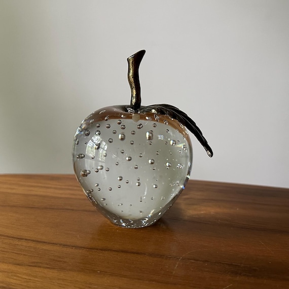 Vintage Art Glass Apple Clear Paperweight, Mid-Century Glass Apple Figurine, Vintage Glass Apple, Glass Apple, Apple Decor, Apple