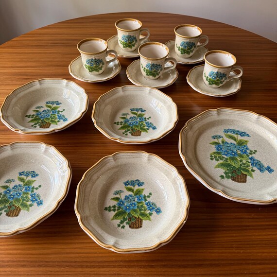 Mid Century MIKASA Garden Club: Bells of Blue, Set of 15, Blue