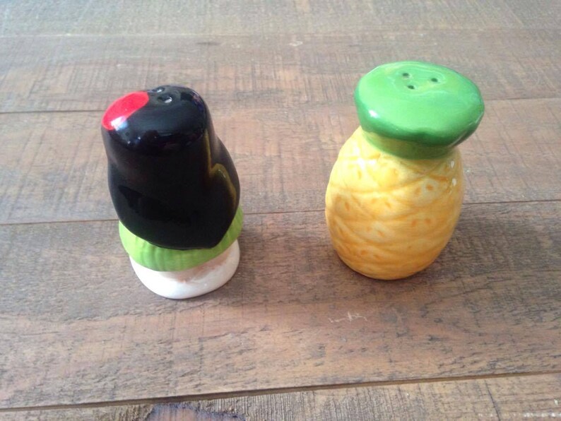 Hula Girl and Pineapple Salt and Pepper Shakers Aloha Tropical Salt and Pepper Shakers Fruit Salt and Pepper Shakers Hawaii