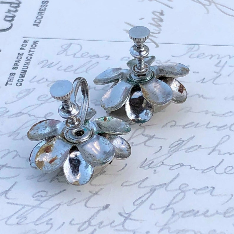 Flower Earrings Clip-on Earrings Silver Earrings Silver Flower Screwback Earrings Vintage Screwback Vintage Earrings