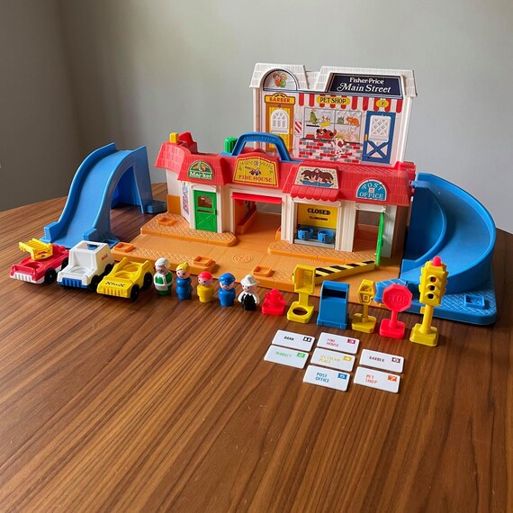Vintage Fisher Fisher Price Main Street 1986 COMPLETE Fisher
