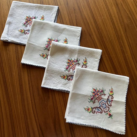 Vintage Embroidered Napkins, Set of Four, Vintage Napkins, Floral, Floral Linens, Women's  Napkins