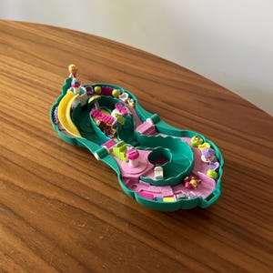 1995 Polly Pocket Compact, Polly’s Water World, Water Fun Park, Teal Polly Pocket, Teal Compact, Bluebird, England, Polly Pocket Compact