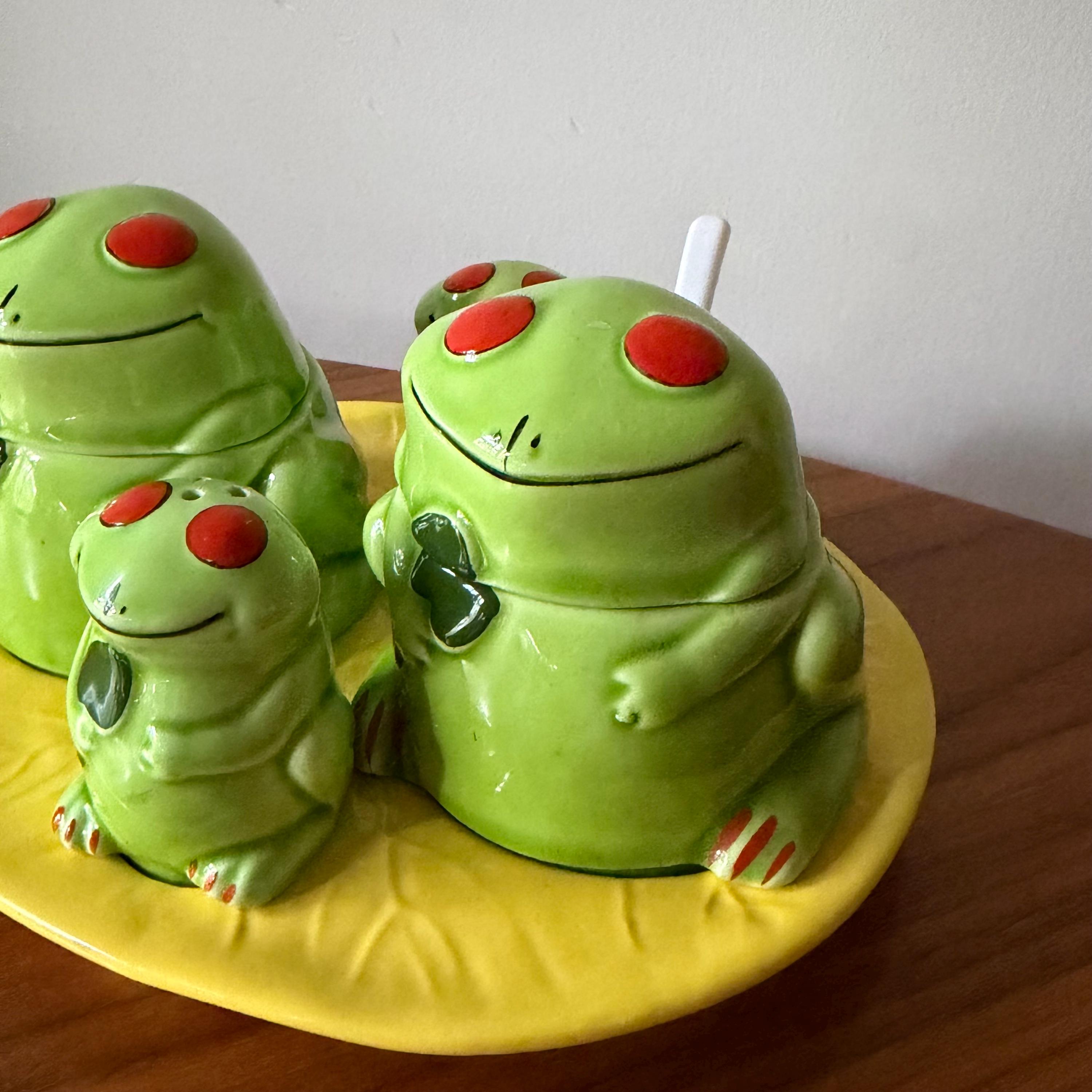 RARE Frog Kitchen Set, Frogs, Salt and Pepper Shakers, Sugar and