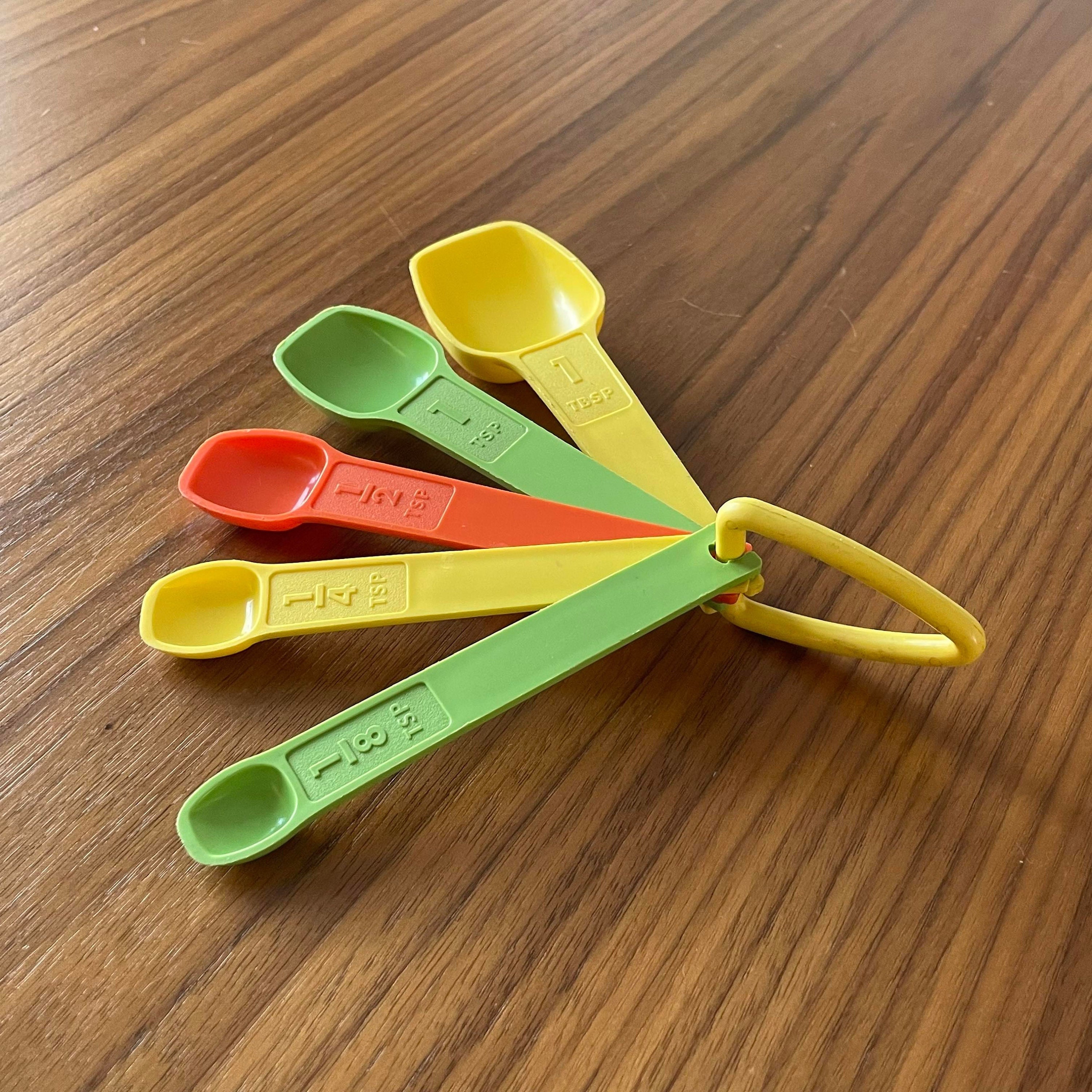 tupperware measuring spoons older style and 50 similar items