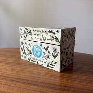 Vintage Recipe Box, Vintage Recipe Box, Floral Kitchen, Metal Box: Favorites from the Family Circle Test Kitchen