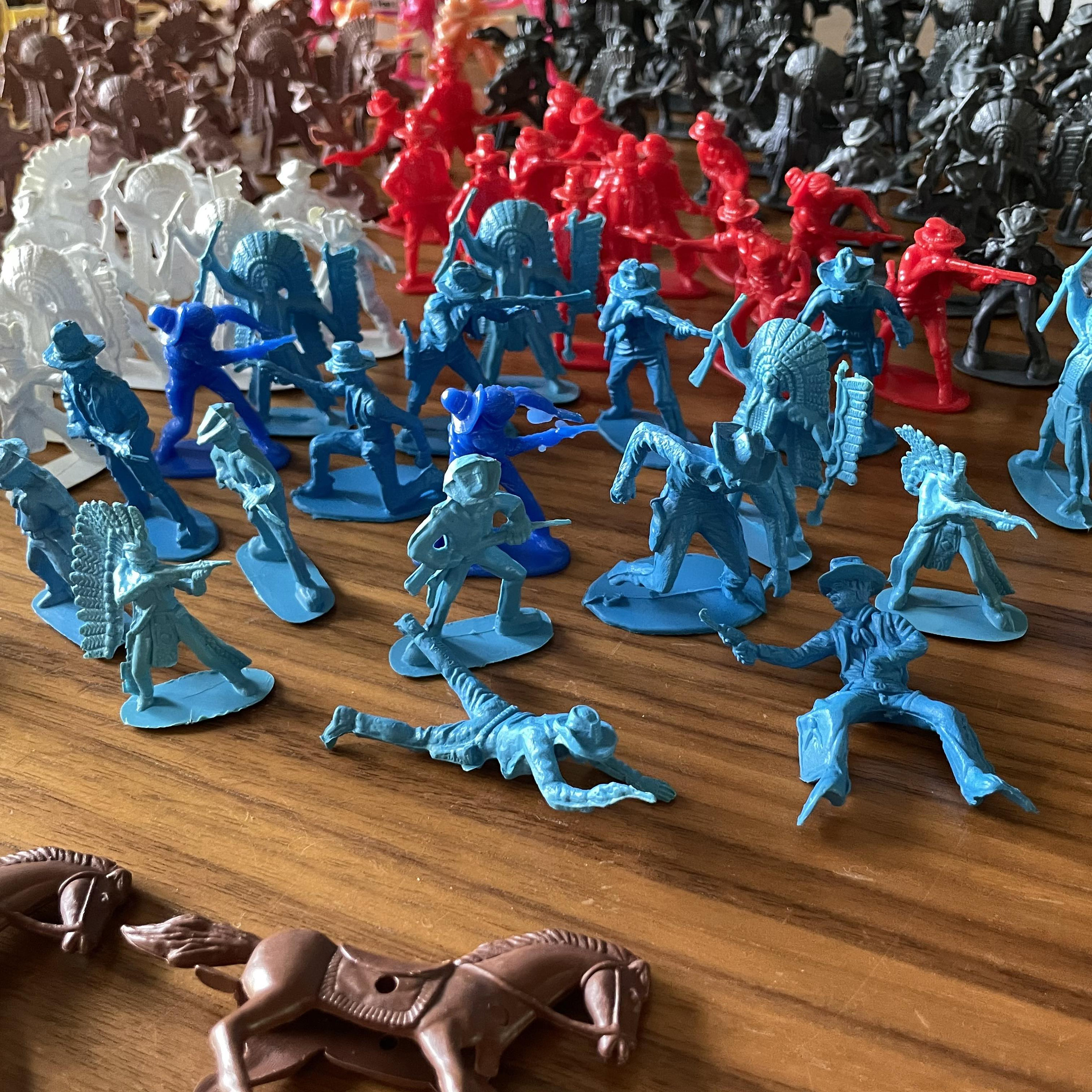 Vintage Cowboys and Indians Plastic Figure Set, 180 Pieces - Etsy