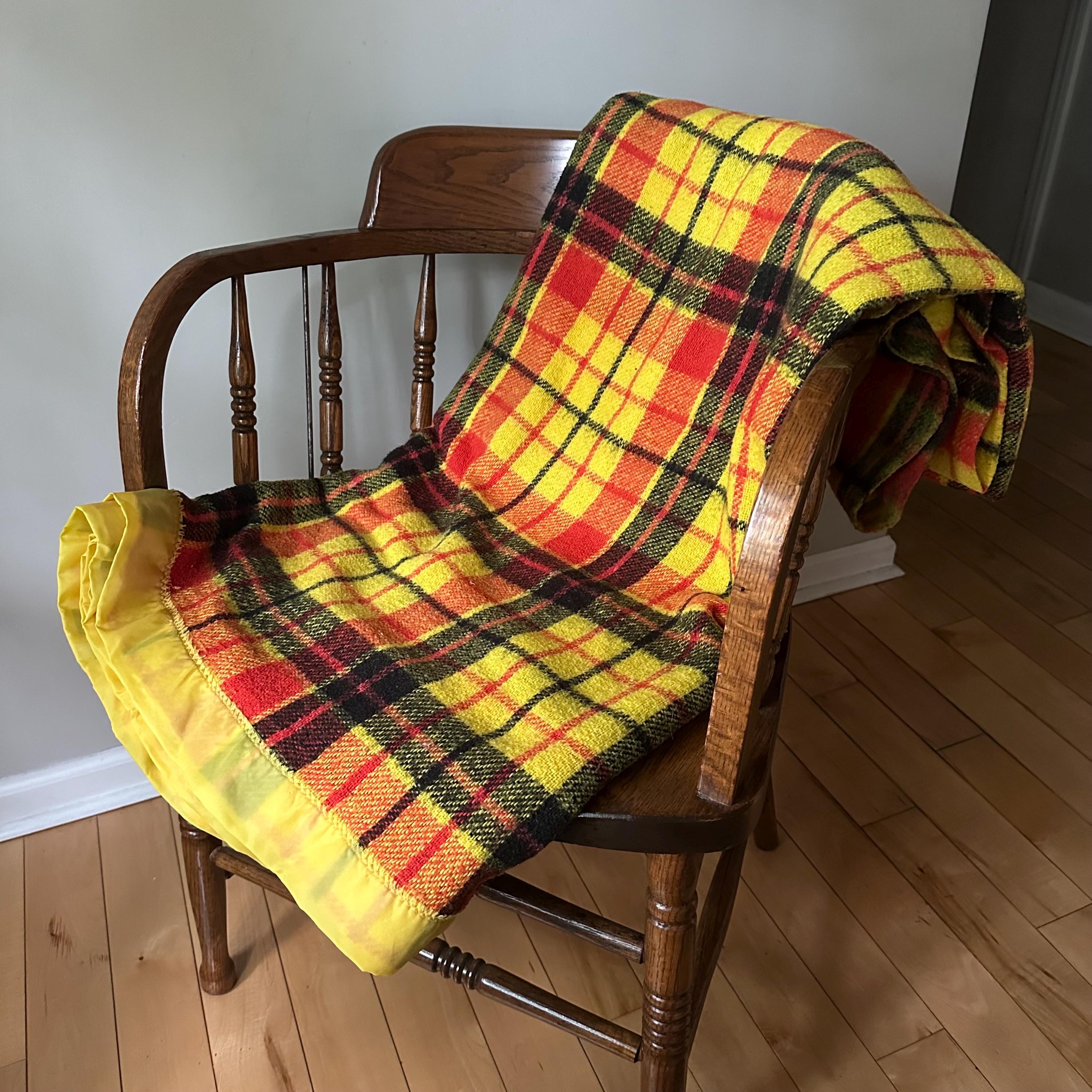 チェア Vintage Plaid Blanket, Yellow Plaid Blanket, Acrylic Blanket With