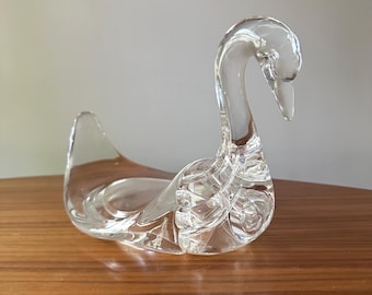 Vintage Acrylic Swan Towel Holder, Swan Decor, Vintage Decor, Acrylic Swan Figurine, Vintage Clear Swan, Swan