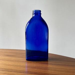 Vintage Cobalt Blue Bottle, Blue Decor, Cobalt Blue Vase, Vintage Bottle Vase, Table Centerpiece/Cobalt Home Decor, Cobalt Wedding
