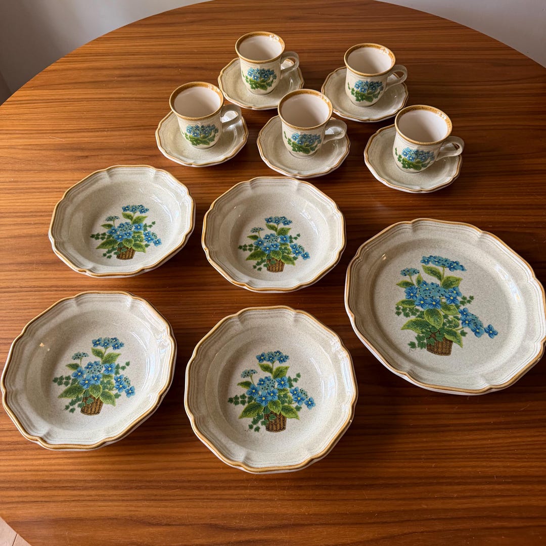 ミカズキッチン プレート Mid Century MIKASA Garden Club: Bells of Blue, Set of 15, Blue