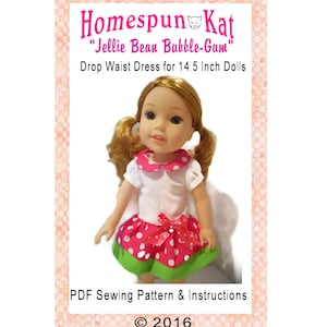 Puede incluir: Un patrón de costura PDF para un vestido de cintura baja para muñecas de 36,8 cm. El patrón se llama "Jellie Bean Bubble-Gum" y es de Homespun Kat. El patrón incluye instrucciones y está protegido por derechos de autor 2016.
