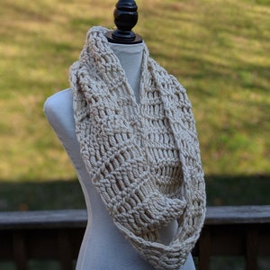 Oversized Crochet Chunky Scarf Women, Thick Winter Scarf Crochet, Handmade Long Crochet Scarf Gift for Her, Fall Fashion Womens Accessories