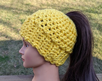 Messy Bun Beanie, damska czapka z kucykiem, szydełkowana czapka Messy Bun, wysoki kucyk dla kobiet prezent dla kobiet poniżej 30 roku życia, prezent dla mamy z czubkiem głowy dla niej