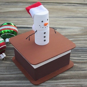 Christmas Marshmallow Snowman on top of a S&#39;more trinket / jewelry /ring box