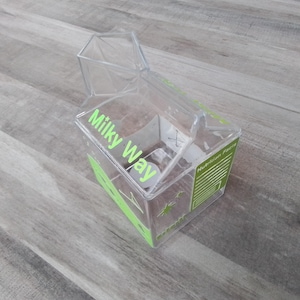 Boîte en brique de lait Voie lactée (plastique) phosphorescente
