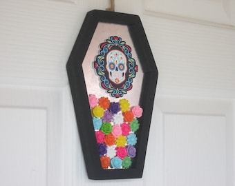 Cercueil d'Halloween avec crâne en sucre et fleurs (avec fond en étain galvanisé)
