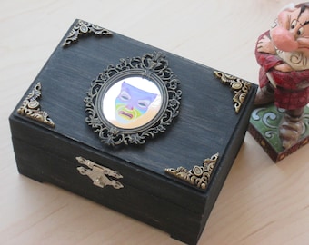 Magic Mirror from Snow White inspired trinket / jewelry box (or use as change bank, dice holder, etc.)