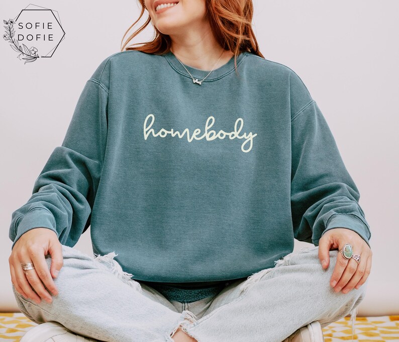 Homebody Sweatshirt, Introvert Crewneck, Comfort Colors Sweatshirt immagine 7