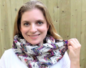 Totality Cowl Pattern - knit infinity scarf instructions using worsted weight yarn chevron easy PDF