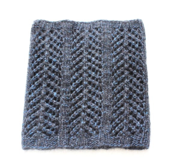 Easy knitted cowl pattern