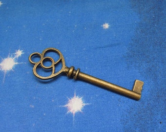 Key - Skeleton Key - Magic Key - Key Magic - Clover Key