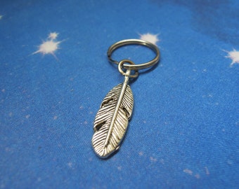 Feather Keyring - Memorial Feather Keyring - Feather Charm - Thoughtful Comforting Angel Gift - Rememberance/Bereavement/Condolence/Memory
