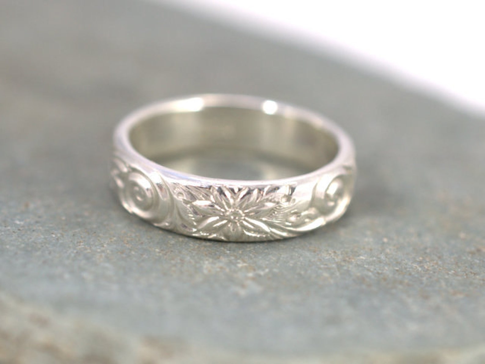 Hawaiian Ring Hawaiian Jewelry Wedding Band Hawaiian Flower Etsy