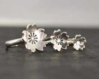 Anillo Sakura de plata de ley hecho a mano / Joyería japonesa de flor de cerezo / Regalo Sakura de Japón