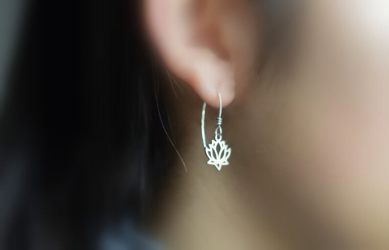 Lotus flower Dangles Mom gift Lotus flower earrings Yoga earrings Wire earrings Wire dangles Lotus flower jewelry Zen gift for her