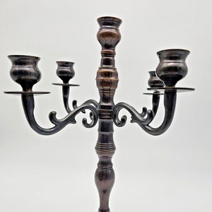 Candelabros vintage de latão maciço não polido com cinco braços GATCO INDIA