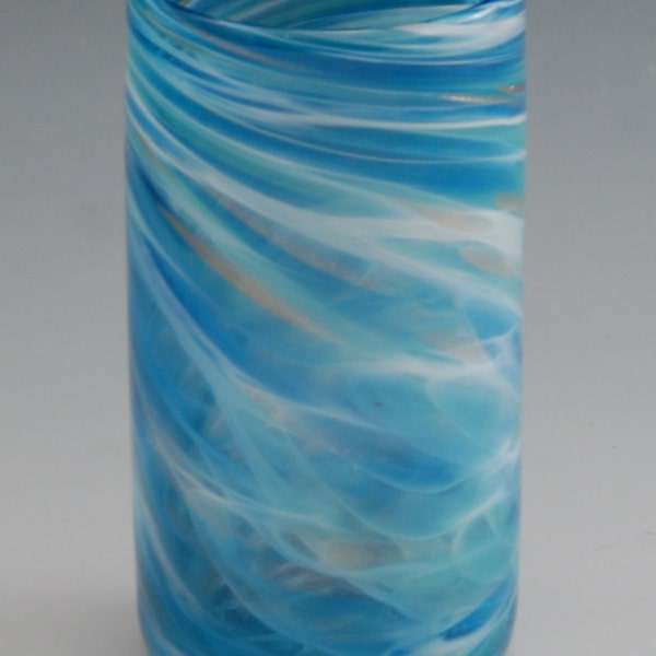 Vaso de aguamarina y esmeralda soplado a mano