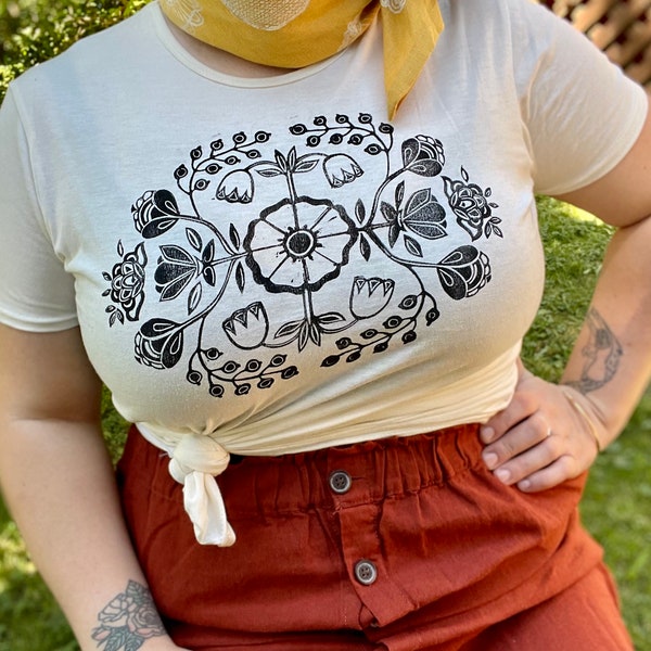 T-shirt pour femmes en bambou floral métis et coton biologique rosette