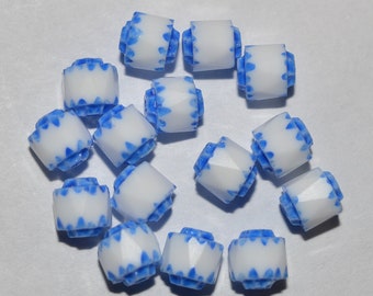 6mm Weiße/Blaue Domperlen - 15 Stück (2043222 - CC2-3-01)