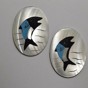 Vintage Zuni Style  Inlaid Dolphin Cabachon. 29x22mm - (9999012) BB4-3-01