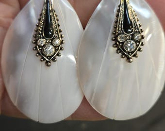Schöne Vintage Perlmutt Muschel Ohrringe, schwarze Emaille und Strass Oval Akzent Ohrringe(1017021) BayF-MOP1E