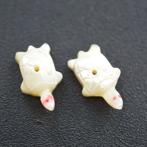 Vintage Charming Mother Of Pearl Turtle Beads (2041665) Q4-6-01