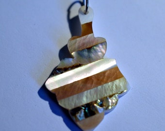 Vintage Mother of Pearl and Abalone Shell Intarsia Pendant (1060399) BayE-MOP12