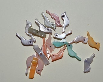 Mother-of-Pearl shell Bird fetish beads. Native American Style fetishes. (2041625) Bay A-Q4-3-02