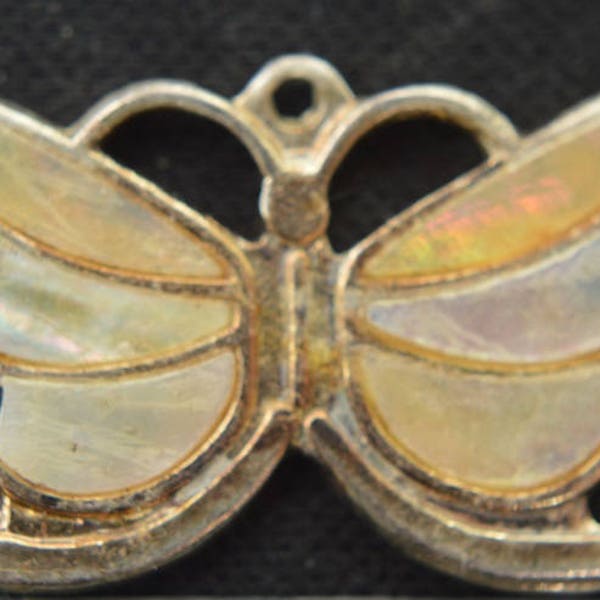 Vintage Silver Metal Inlaid Mother of Pearl Butterfly Pendant, Retro 70s (1060646 - MOP12)