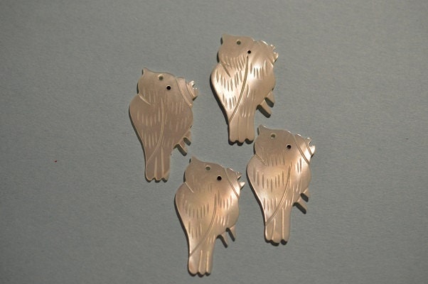 Vintage Mother of Pearls Carved Owl Charm/Pendants - Lot of 4 (2041602 - MOP15-2-01)
