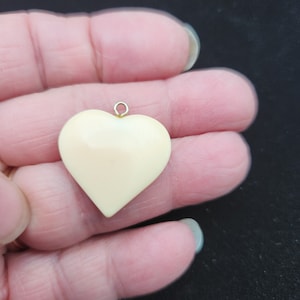 Vintage Melon Shell Heart Charm/Pendants, Peach Shell Hearts (1060085)BayE-MS1-1