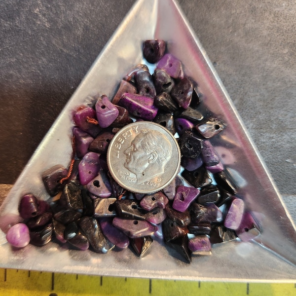 Sugalite Chip Beads  .5oz pkgs 1050101C (BayD-LSB3-5-03)