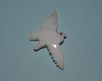 Vintage Mother of Pearl Eagle in Flight Charm/Pendants - 1 Piece 2041624 - MOP16-4-01