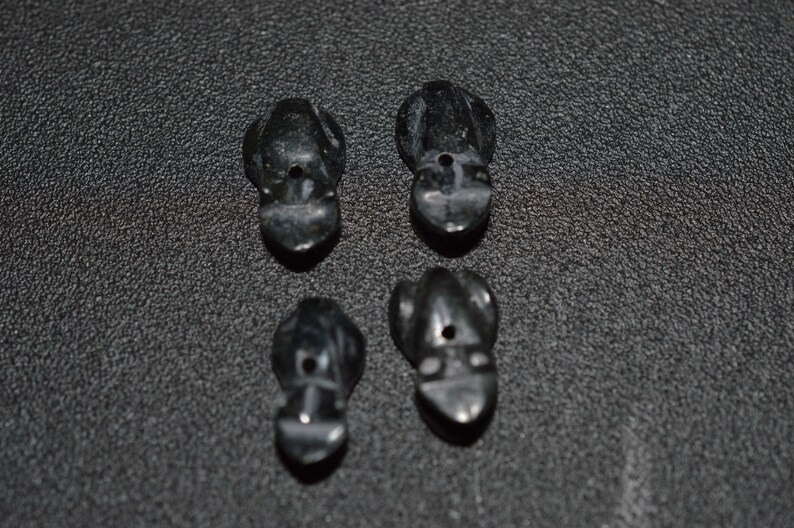 LIMITED QUANTITY Lot of 2 A3-7-01 Vintage Hand Carved Black Stone Frog Fetish Beads 2041656 Animal Beads